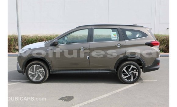 Acheter Import Voiture Toyota Rush Marron à Import - Dubai, Estuaire Acheter Import Voiture Toyota Rush Marron à Import - Dubai, Estuaire