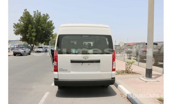 Acheter Import Voiture Toyota Hiace Blanc à Import - Dubai, Estuaire Acheter Import Voiture Toyota Hiace Blanc à Import - Dubai, Estuaire