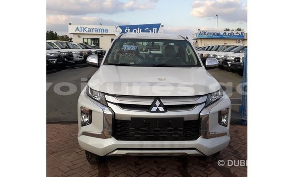 Acheter Import Voiture Mitsubishi L200 Blanc à Import - Dubai, Estuaire Acheter Import Voiture Mitsubishi L200 Blanc à Import - Dubai, Estuaire