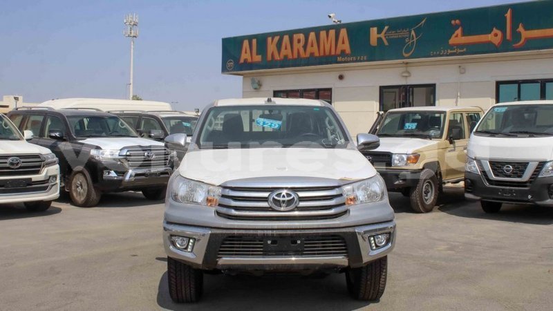 Big with watermark toyota hilux estuaire import dubai 5757