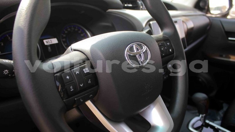 Big with watermark toyota hilux estuaire import dubai 5757