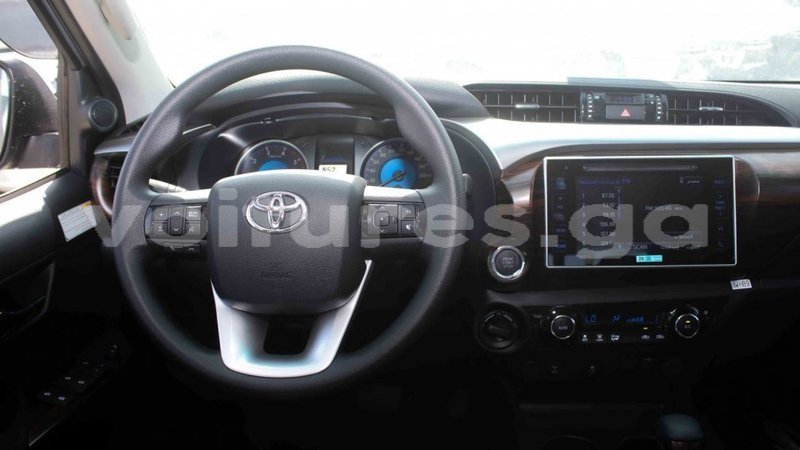 Big with watermark toyota hilux estuaire import dubai 5757