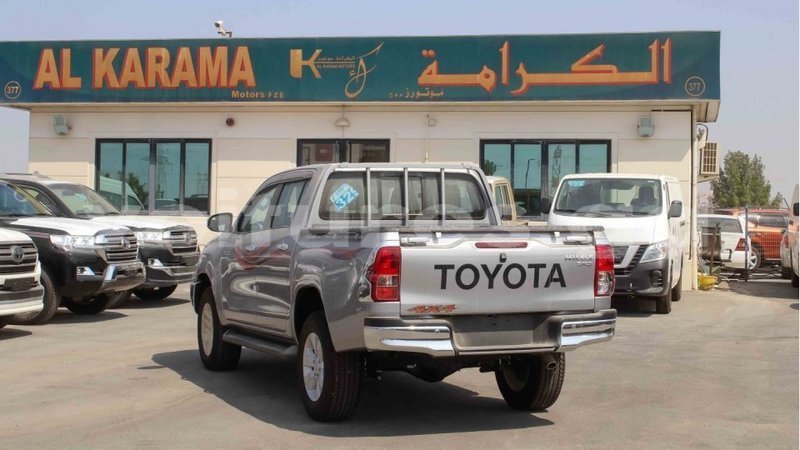 Big with watermark toyota hilux estuaire import dubai 5757