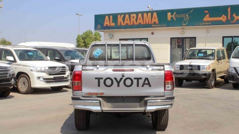 Big with watermark toyota hilux estuaire import dubai 5757