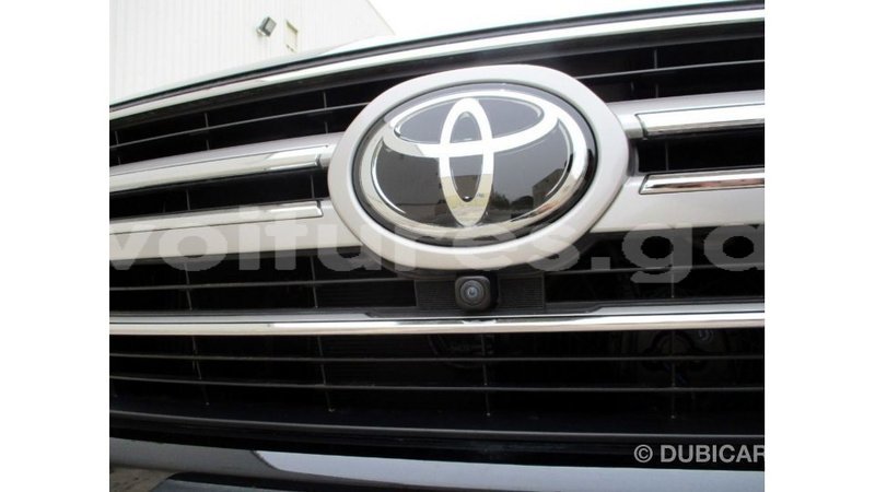 Big with watermark toyota land cruiser estuaire import dubai 5760