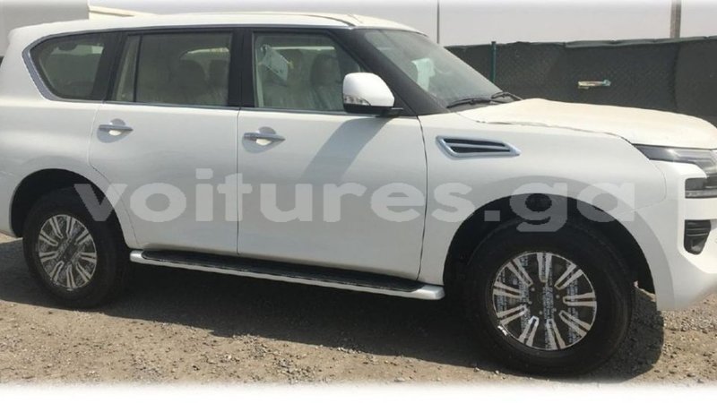 Big with watermark nissan patrol estuaire import dubai 5763