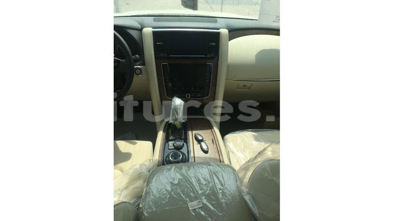 Big with watermark nissan patrol estuaire import dubai 5763