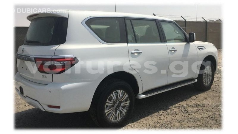 Big with watermark nissan patrol estuaire import dubai 5763