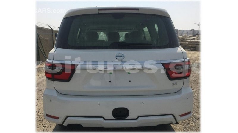 Big with watermark nissan patrol estuaire import dubai 5763