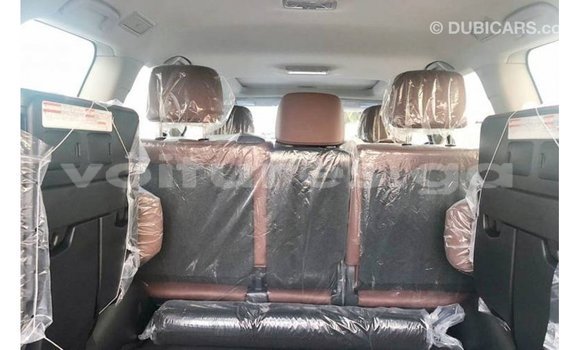 Acheter Import Voiture Toyota Land Cruiser Noir à Import - Dubai, Estuaire Acheter Import Voiture Toyota Land Cruiser Noir à Import - Dubai, Estuaire