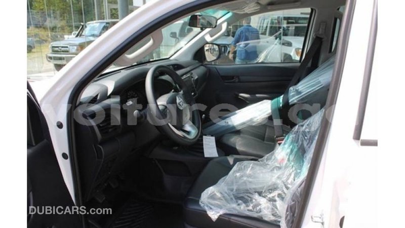 Big with watermark toyota hilux estuaire import dubai 5766