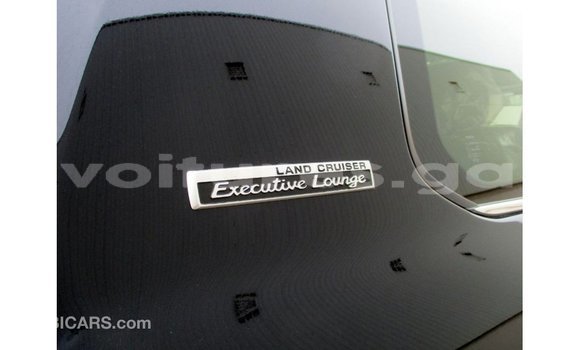 Acheter Import Voiture Toyota Land Cruiser Noir à Import - Dubai, Estuaire Acheter Import Voiture Toyota Land Cruiser Noir à Import - Dubai, Estuaire