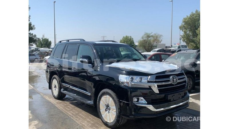 Big with watermark toyota land cruiser estuaire import dubai 5772