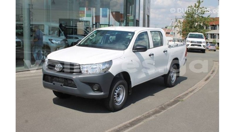 Big with watermark toyota hilux estuaire import dubai 5777