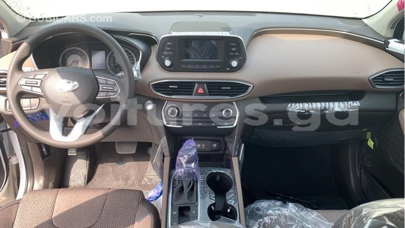 Big with watermark hyundai santa fe estuaire import dubai 5779