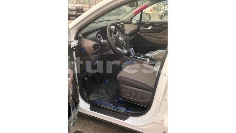 Big with watermark hyundai santa fe estuary import dubai 5779