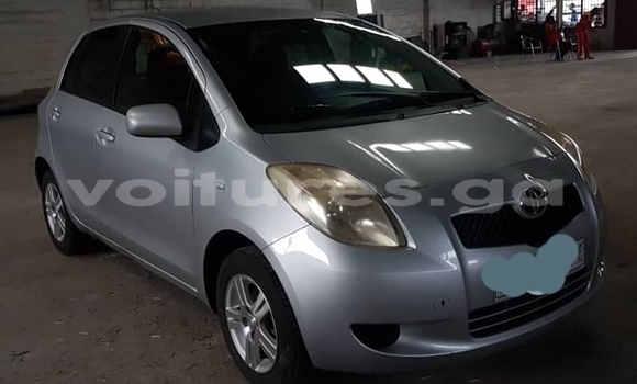 Sayi Na hannu Toyota Yaris Azurfa Mota in Libreville a estuary Sayi Na hannu Toyota Yaris Azurfa Mota in Libreville a estuary