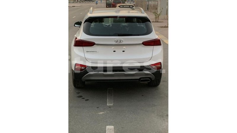 Big with watermark hyundai santa fe estuary import dubai 5779