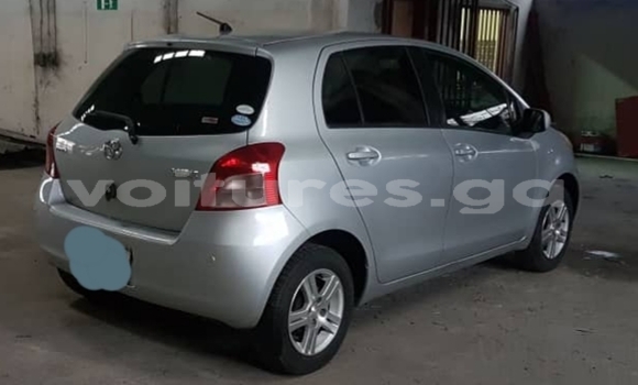 Sayi Na hannu Toyota Yaris Azurfa Mota in Libreville a estuary Sayi Na hannu Toyota Yaris Azurfa Mota in Libreville a estuary