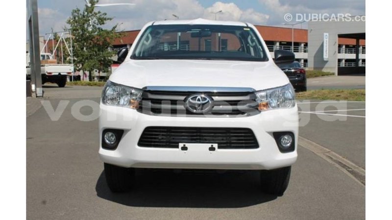 Big with watermark toyota hilux estuary import dubai 5781