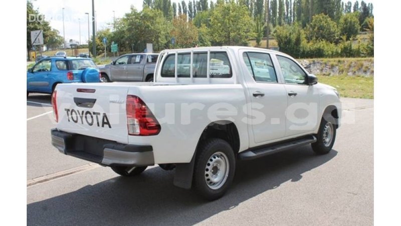 Big with watermark toyota hilux estuary import dubai 5781