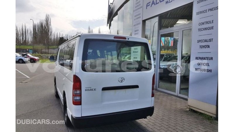 Big with watermark toyota hiace estuaire import dubai 5782