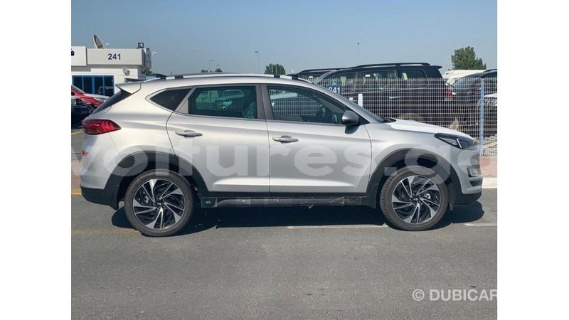 Big with watermark hyundai tucson estuaire import dubai 5784