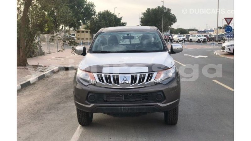 Big with watermark mitsubishi l200 estuaire import dubai 5787