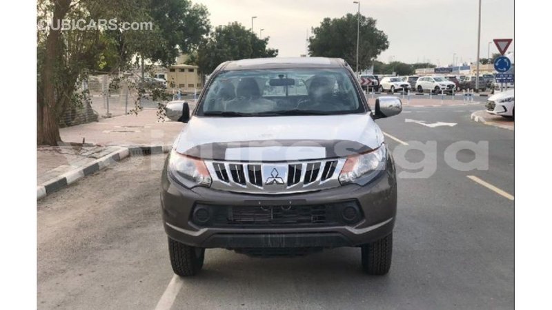 Big with watermark mitsubishi l200 estuaire import dubai 5787