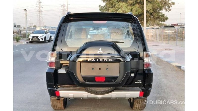 Big with watermark mitsubishi pajero estuary import dubai 5789