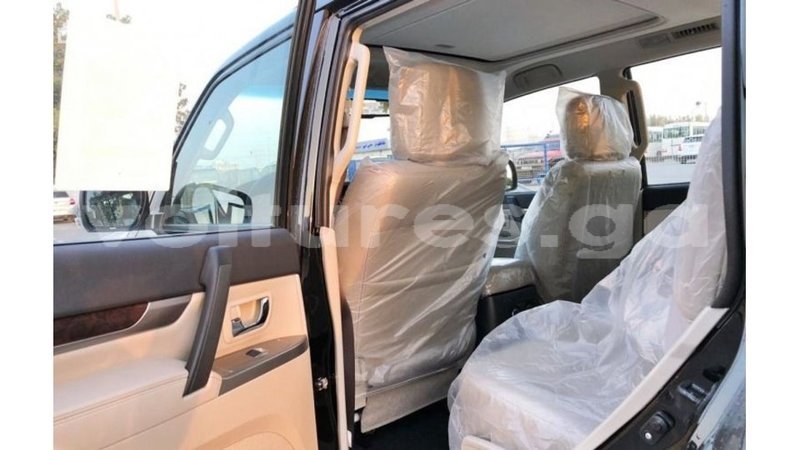 Big with watermark mitsubishi pajero estuary import dubai 5789