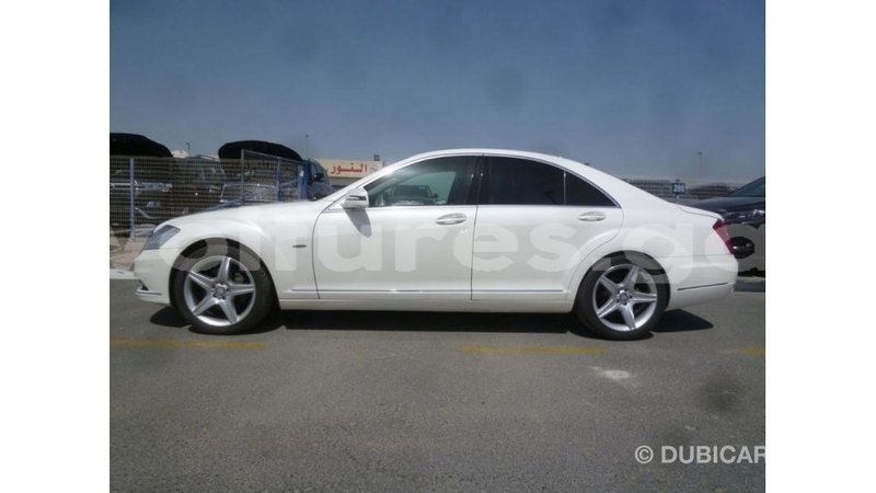 Big with watermark mercedes benz 190 estuaire import dubai 5792