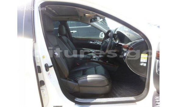 Buy Import Mercedes-Benz 190 White Car in Import - Dubai in Estuary Buy Import Mercedes-Benz 190 White Car in Import - Dubai in Estuary