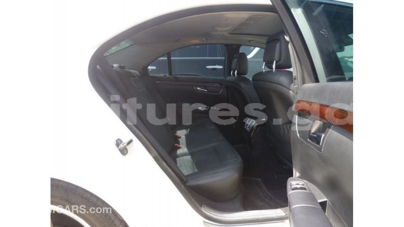 Big with watermark mercedes benz 190 estuary import dubai 5792