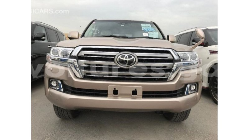 Big with watermark toyota land cruiser estuary import dubai 5794