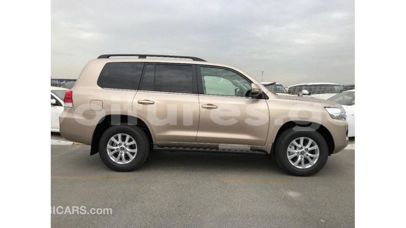 Big with watermark toyota land cruiser estuaire import dubai 5794