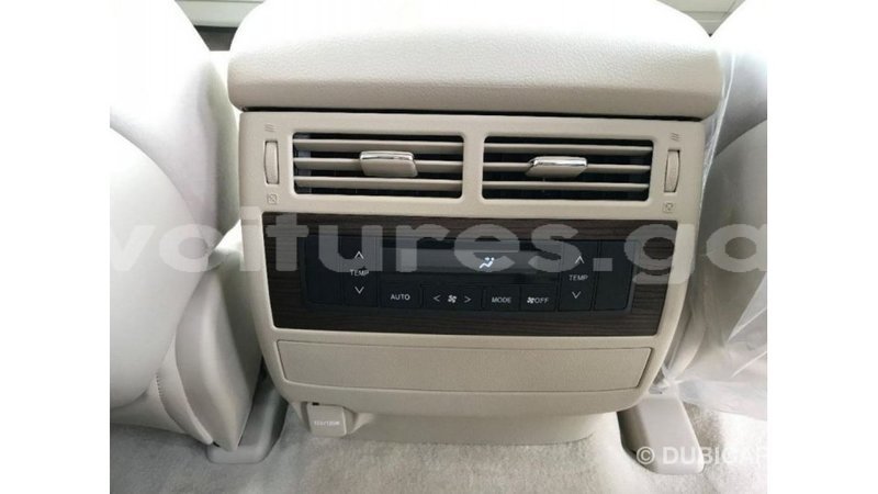 Big with watermark toyota land cruiser estuaire import dubai 5794