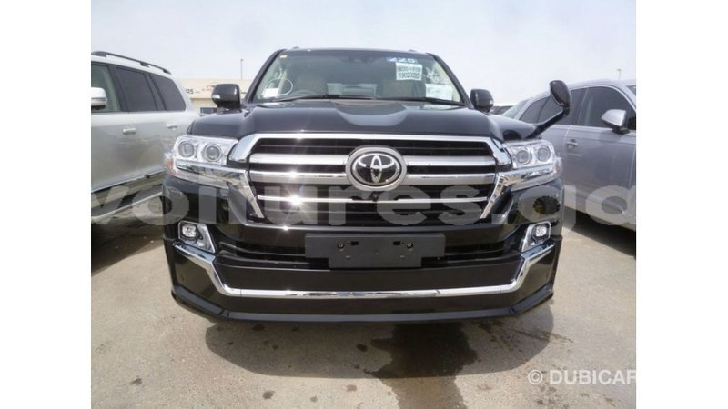 Big with watermark toyota land cruiser estuaire import dubai 5796