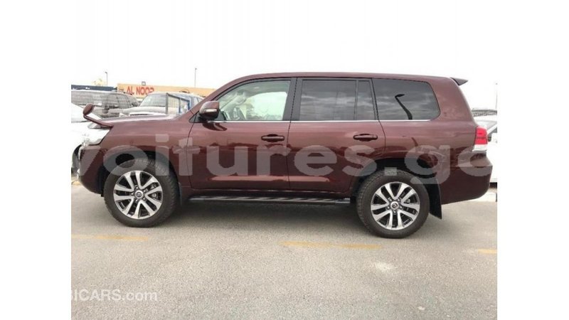 Big with watermark toyota land cruiser estuaire import dubai 5799