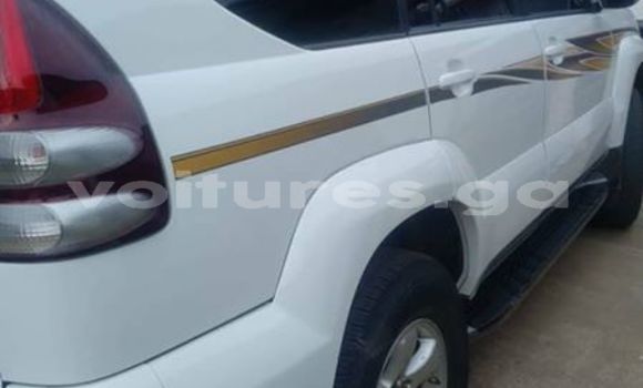 Acheter Occasion Voiture Toyota Land Cruiser Prado Blanc à Libreville, Estuaire Acheter Occasion Voiture Toyota Land Cruiser Prado Blanc à Libreville, Estuaire