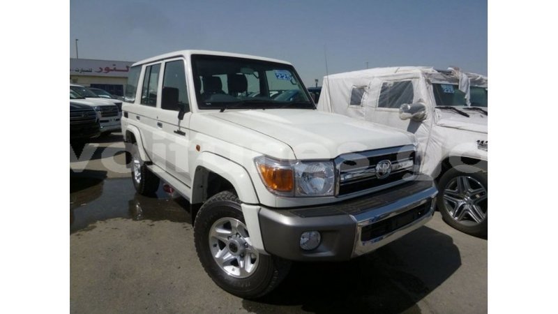 Big with watermark toyota land cruiser estuaire import dubai 5800