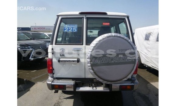 Buy Import Toyota Land Cruiser White Car in Import - Dubai in Estuary Buy Import Toyota Land Cruiser White Car in Import - Dubai in Estuary