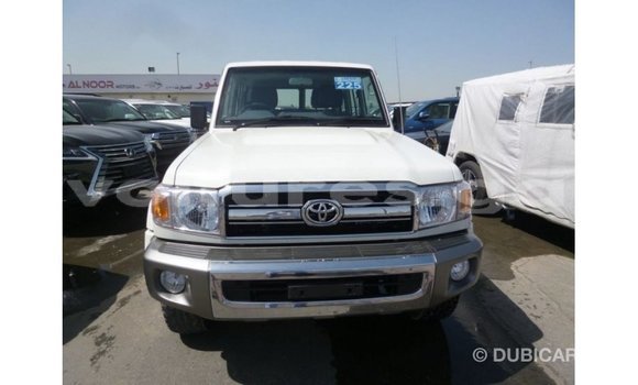 Buy Import Toyota Land Cruiser White Car in Import - Dubai in Estuary Buy Import Toyota Land Cruiser White Car in Import - Dubai in Estuary