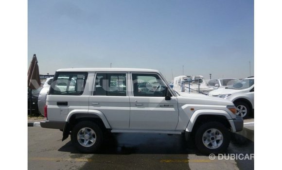 Buy Import Toyota Land Cruiser White Car in Import - Dubai in Estuary Buy Import Toyota Land Cruiser White Car in Import - Dubai in Estuary