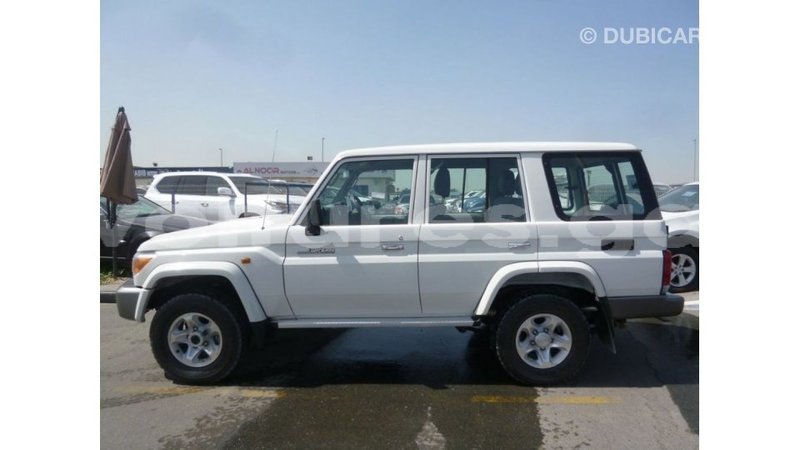 Big with watermark toyota land cruiser estuaire import dubai 5800