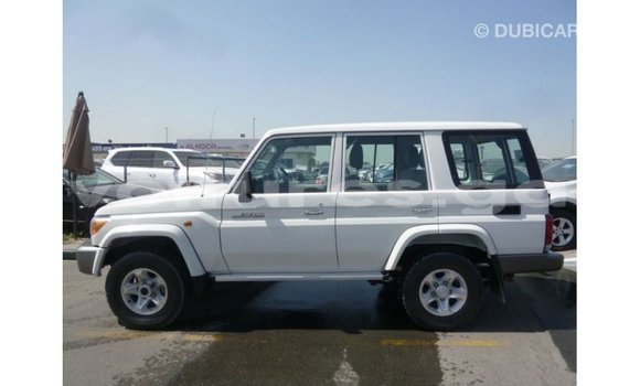 Buy Import Toyota Land Cruiser White Car in Import - Dubai in Estuary Buy Import Toyota Land Cruiser White Car in Import - Dubai in Estuary