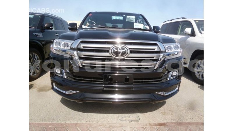 Big with watermark toyota land cruiser estuary import dubai 5801