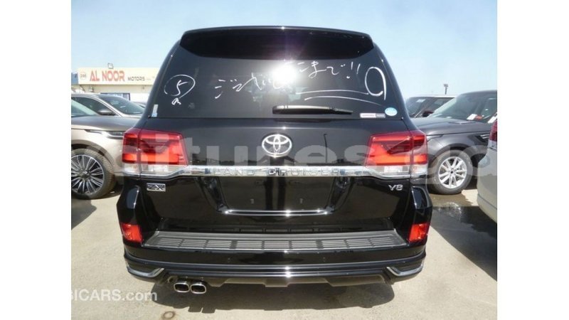 Big with watermark toyota land cruiser estuaire import dubai 5801