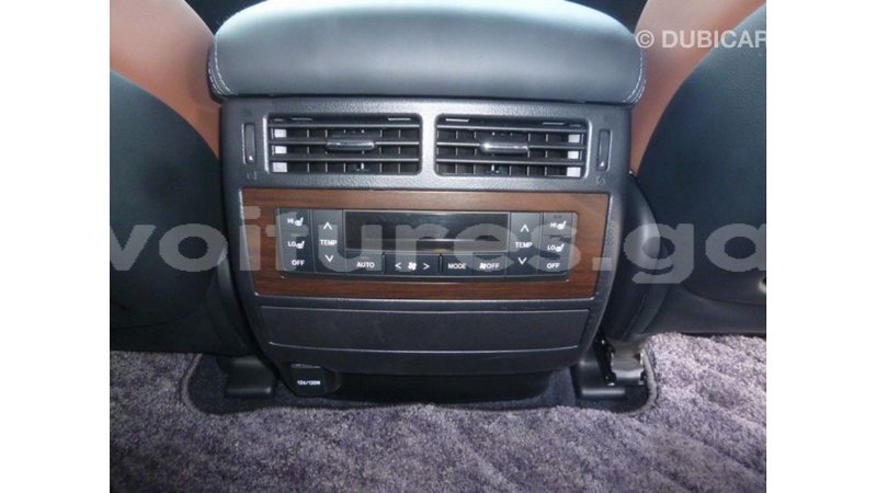 Big with watermark toyota land cruiser estuaire import dubai 5801