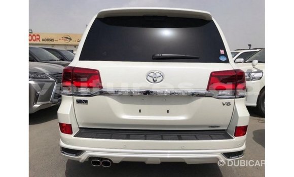 Buy Import Toyota Land Cruiser White Car in Import - Dubai in Estuary Buy Import Toyota Land Cruiser White Car in Import - Dubai in Estuary